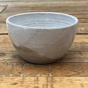 Art Studio Pottery Stoneware Bowl 4.5" Tan Beige Speckled Finish Artist Signed